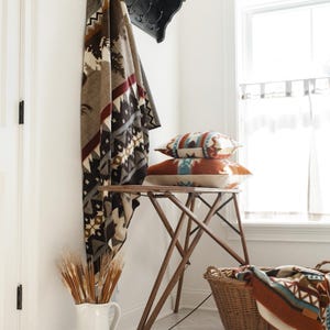 Blanket Hunting Man Cave Decor for Cabin Blanket Man Cave Gift for Him Cozy Throw Blanket for Hunting Cabin Bear Bedding Hunting Bedspread