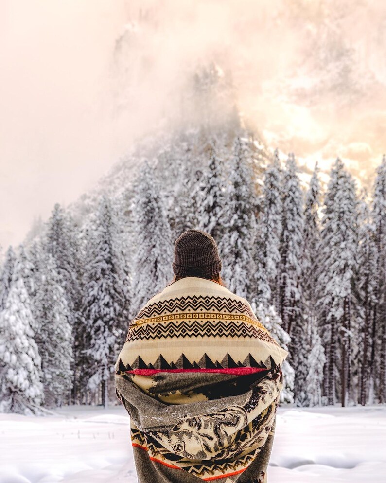 Blanket Hunting Man Cave Decor for Cabin Blanket Man Cave Gift for Him Cozy Throw Blanket for Hunting Cabin Bear Bedding Hunting Bedspread