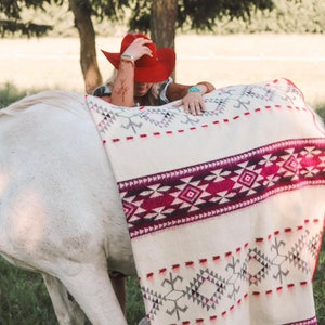 Horse Riding Blanket Pink Southwestern Throw Blanket Equestrian Gifts for Women Pink Western Decor Boho Blanket for Girl Aztec Style Bedding