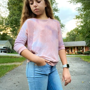 Girls batwing raglan crop sweater, Lounge wear, PDF sewing pattern, Dolman style top, Girls Size 2-16 image 5