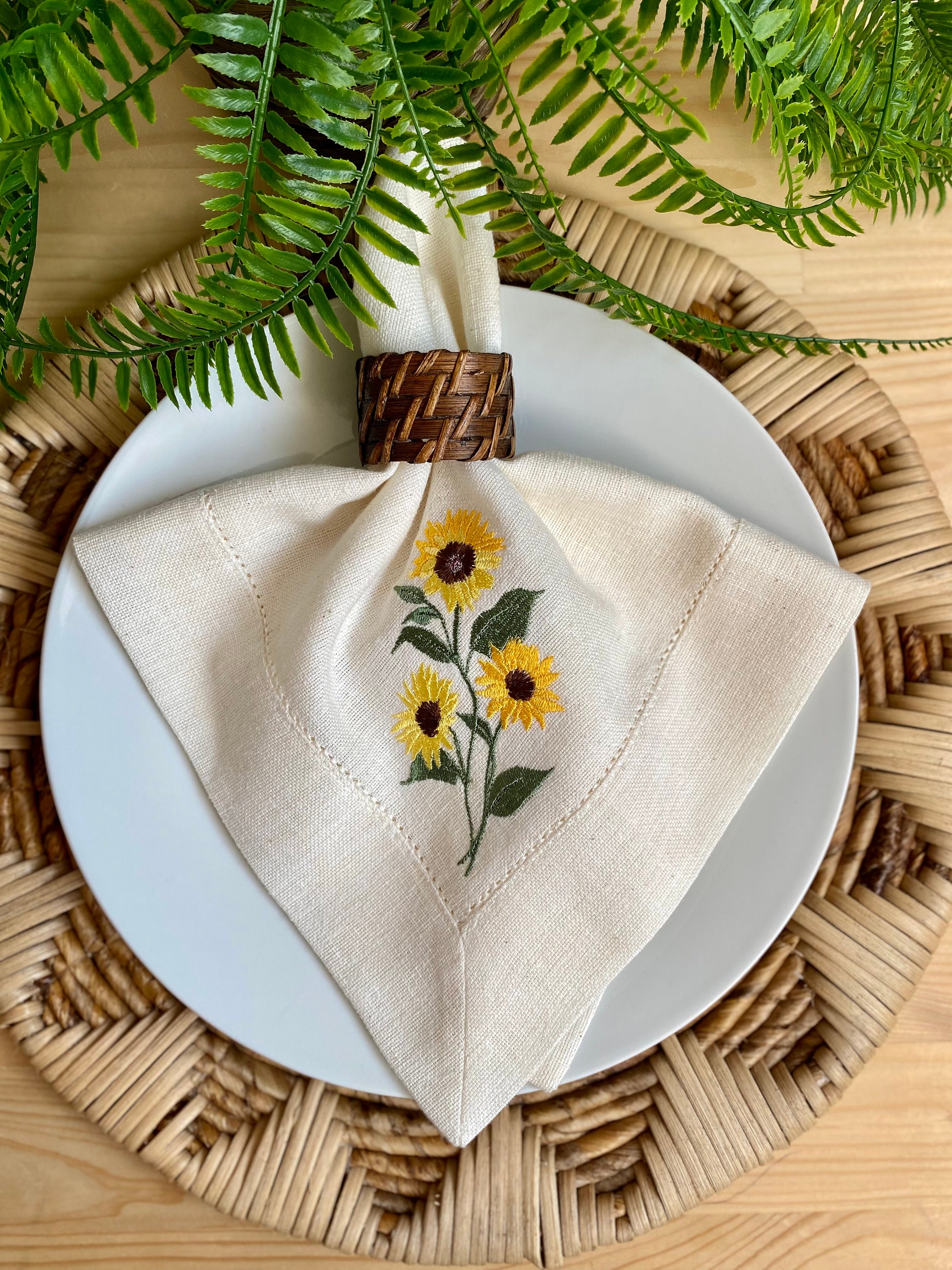 Sunflower embroidered linen napkins Farmhouse table Dinner Napkins Housewarming Wedding Gift Rustic Thanksgiving Handmade