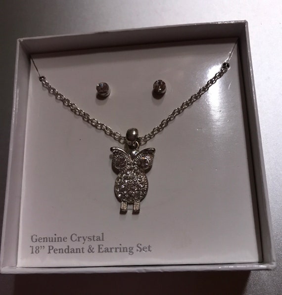 Genuine crystal 18 pendant and earring set deals