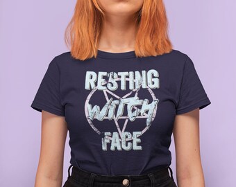 休息中の魔女の顔Tシャツ：ゴシック五芒星、パステルゴスハロウィンシャツ