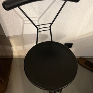 Svart stol i Memphis-stil, Italien, 1980-talet