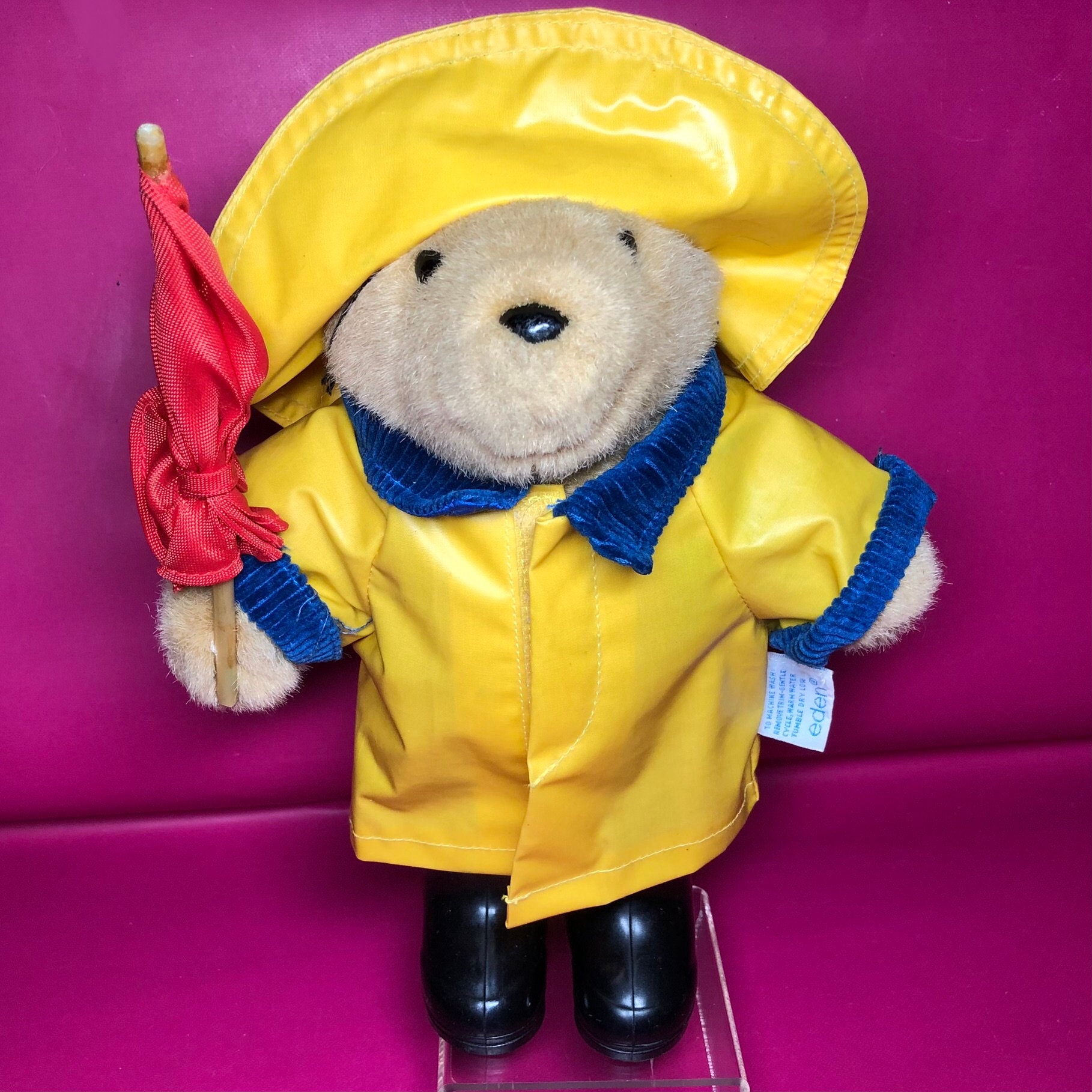 Paddington en imperméable jaune et chapeau, veste vintage