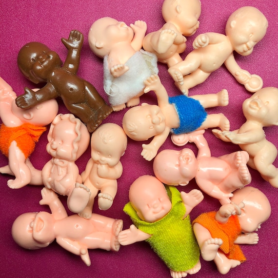 Little plastic figures from the 90s discount