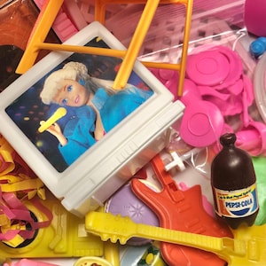 Vintage Barbie Accessories #10 PICK YOUR OWN Dishes, Food, Furniture, Housewares, Playset Parts, Etc - 80s 90s Mattel - Each Sold Separately