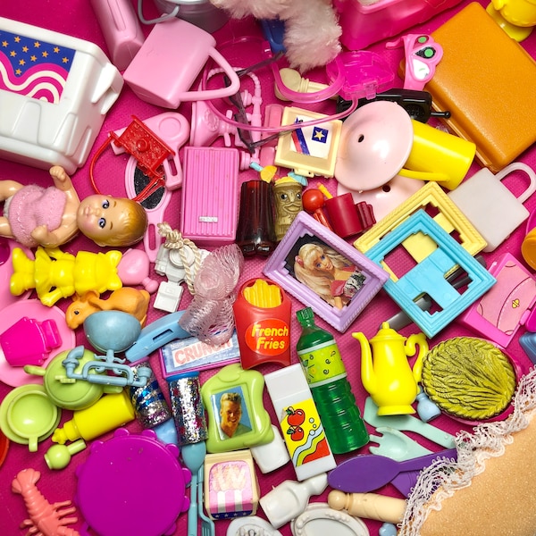 Vintage Barbie Accessories #3 PICK YOUR OWN - Bags, Dishes, Food, Furniture, Housewares, Radio, Playset Parts - 80s 90s Mattel