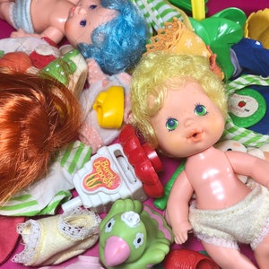 Pick Your Own #4 - Strawberry Shortcake doll Accessories / Dolls / Pets / Clothing / Misc - 80s, Kenner
