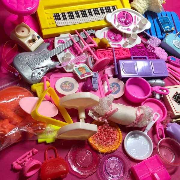 Vintage Barbie Accessories #4 PICK YOUR OWN Bags, Dishes, Food, Hangers, Housewares, Radio, Playset Parts 80s 90s Mattel Dollhouse Miniature