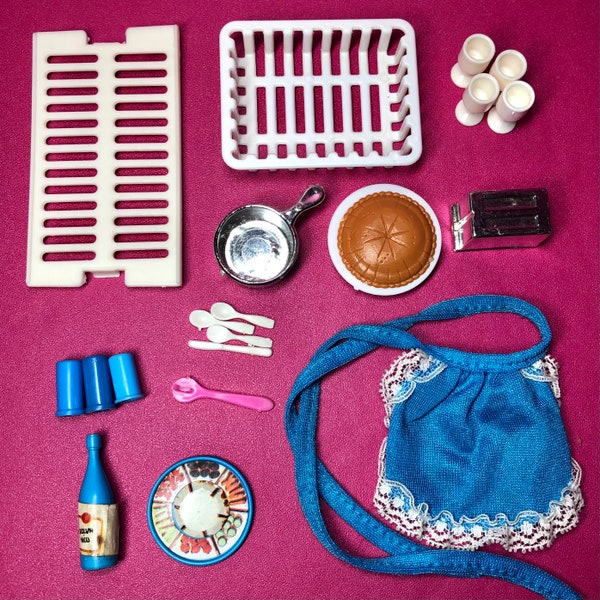 1984 Barbie Dream Kitchen 21 Piece Accessories Lot - Apron, Dishes, Pans, Pots, Utensils, 80s, Mattel - Vintage