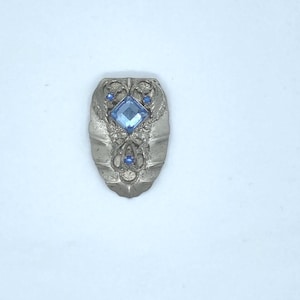 1930&#39;s dress clip.