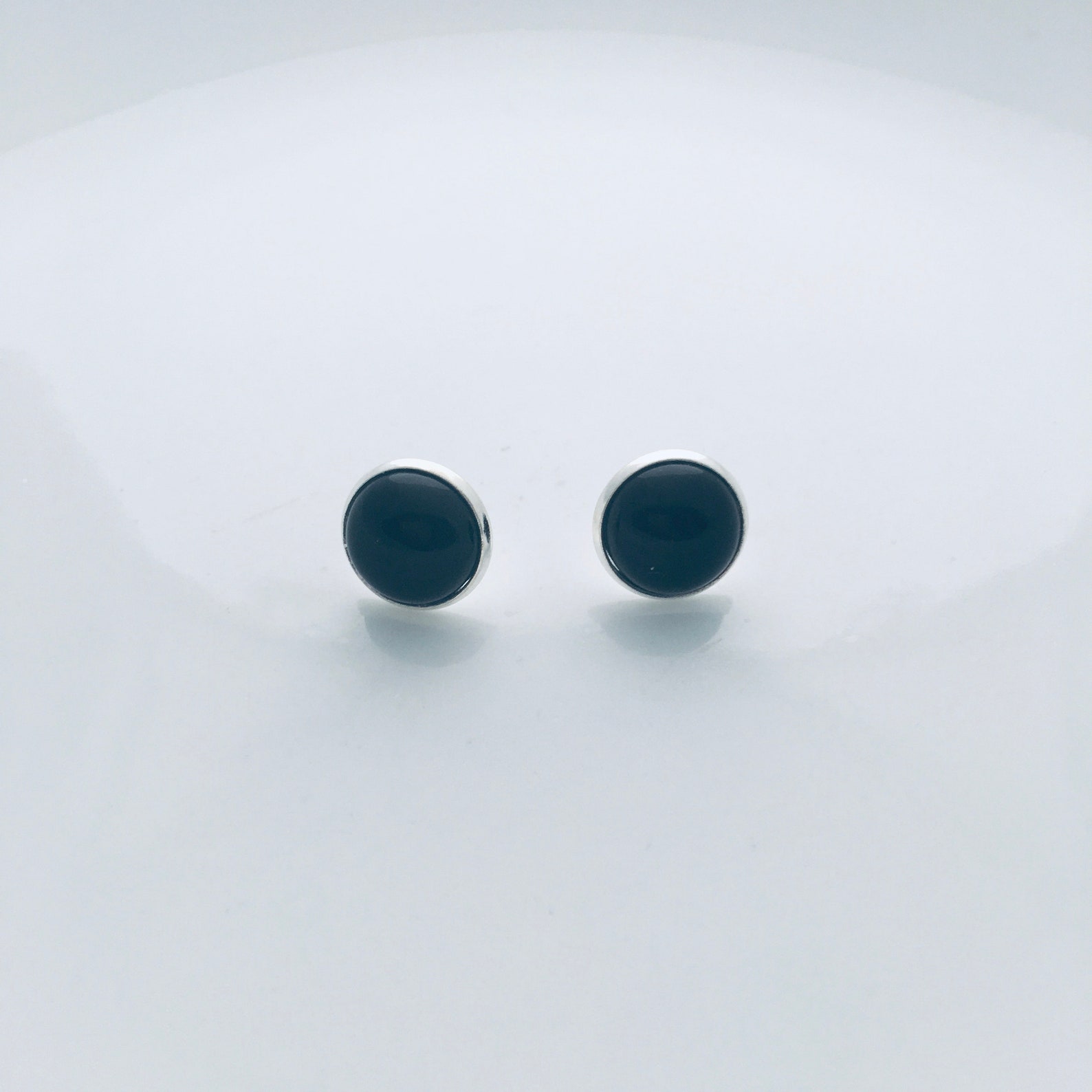 Vintage Gold Black Agate Stud Earrings main image 0