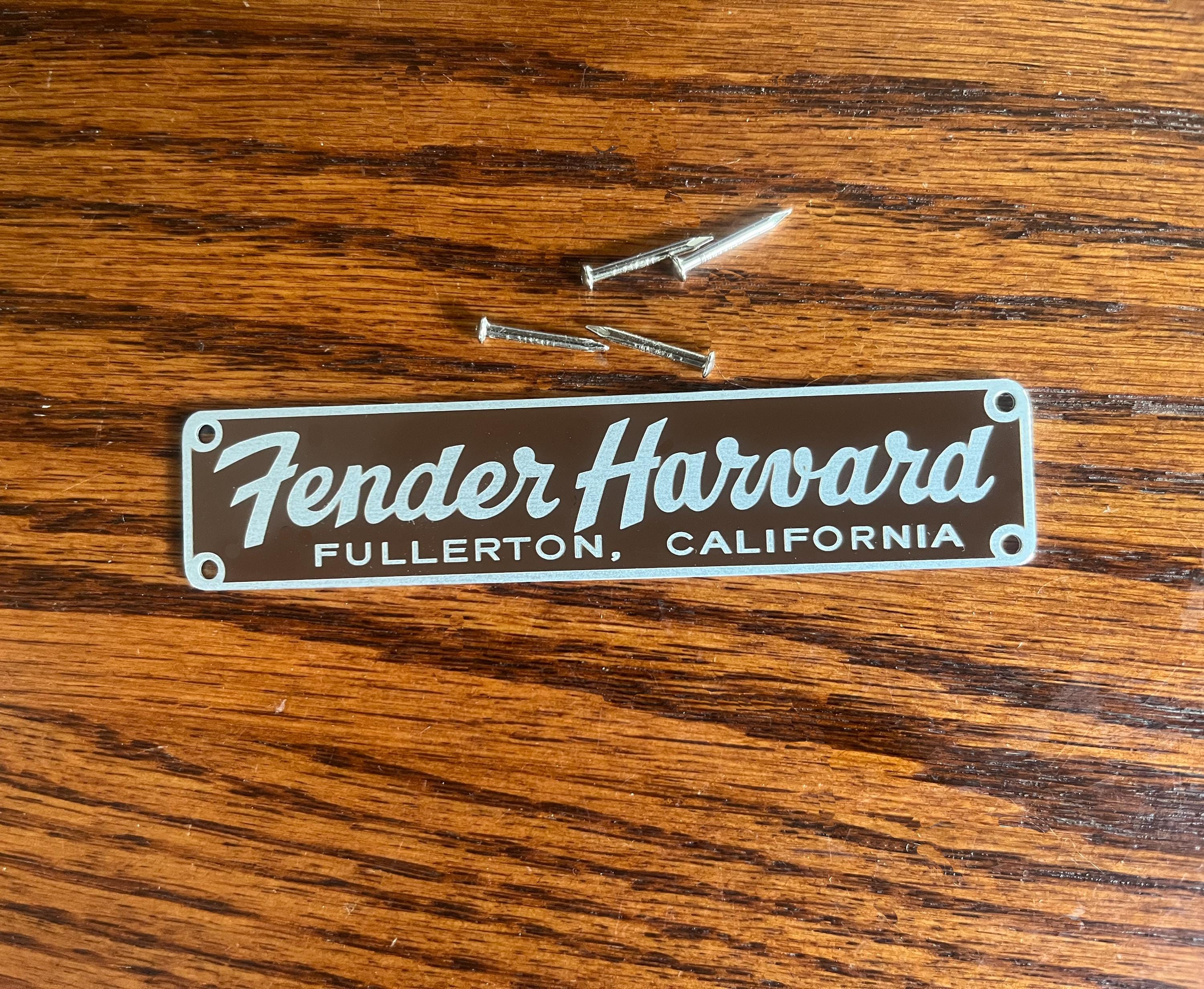 Harvard logo - Etsy 日本