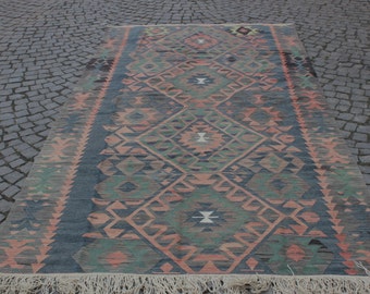 Handmade Turkish Kilim Rug: Vintage Bohemian Area Rug (5.6"x 10.8" Feet)