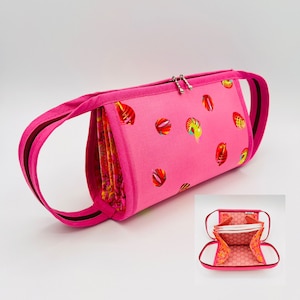 Kleine rosa Kosmetiktasche mit Fächern Muscheln Meer