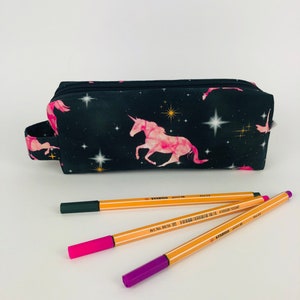 Etui met twee vakken, eenhoornsterren, ruimteeenhoorns, paarden, potloden, school, kantoor, etui, etui, meisjes