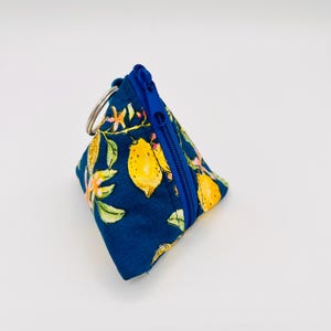 Kleine blaue Tasche mit Zitronen dunkelblau Anhänger klein mediterran