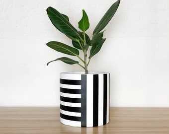 Stripe Cylinder Plant Pot, Small White and Black Planter, Large Decorative Planter, Medium Pots for Plants, Indoor Plant Pot, Outdoor Pots