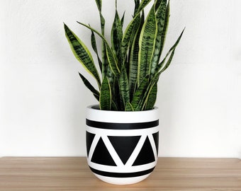 Aztec Boho Plant Pot Black and White Design, Plant Pots with Drainage, Aesthetic Planters, Decorative Planter Pots, Modern Plant Stand Pots