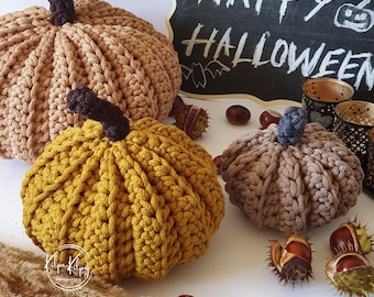 The Farmhouse Pumpkin | crochet pumpkin | crocheted pumpkins | autumn harvest decor | rustic farmhouse decor | thanksgiving decor
