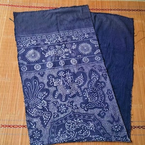 Vintage Chinese indigo batik cotton woven fabric - Dragon and phoenix prints - indigo paste resist plant natural dyed - 205cm x 59cm in size