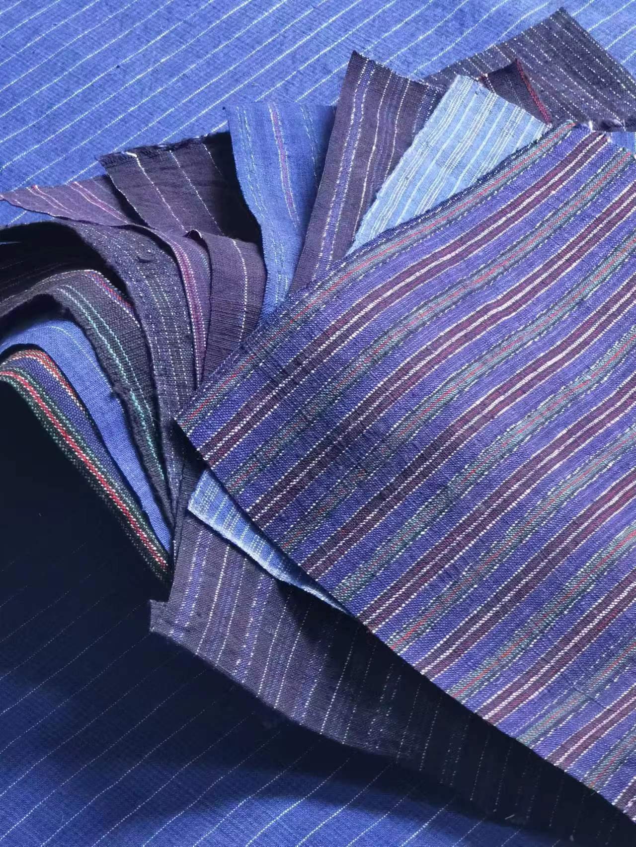 インドインディゴ　ビンテージ布 10pcs Vintage Indigo Fabric Scrap Bundle - Chinese Cotton