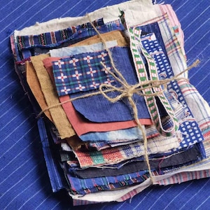 Mixed vintage fabric scraps bundle - Chinese cotton handwoven fabric - indigo blue natural dyed - perfect for for slow stitching projects