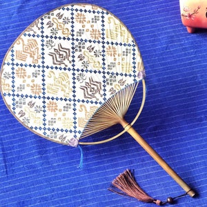 Ventagli a pale con manico in bambù - Broccato Zhuang e copertina in carta di riso - Ventaglio portatile rotondo cinese vintage - Decorazione per la casa