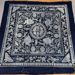 Vintage Chinese indigo batik cotton handwoven fabric - paste resist indigo natural dye - katazome -  hand dyed - 125cm x 125cm in size