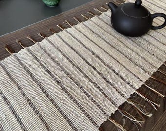 Handgewebter Läufer aus Ramie: Rustikale Dekoration für die Zeremonie