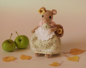 Crochet Mouse Pattern - September Mouse, amigurumi mouse pattern, knitted mouse pattern, mouse crochet pattern, mouse knitting pattern