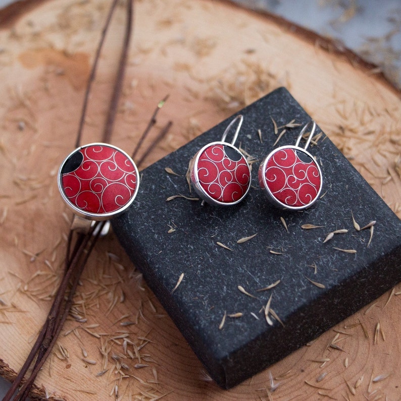 Enamel ring Sterling silver Cloisonné enamel Red enamel ring Circle enamel ring Red velvet Handmade enamel ring Art jewelry Authors work image 4