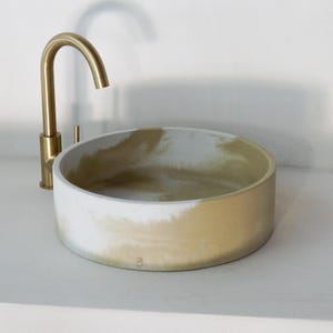 Unique Marble Effect Concrete Sink – Handmade Basin for Bathroom & WC – Modern Design, Artisan Craftsmanship from France