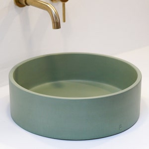Green Concrete Sink for Bathroom or Toilet – Handmade Jade Basin with Modern Design, Artisan Craftsmanship
