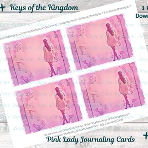 Op de afbeelding: Vier printbare journaling-kaarten met een aquarel-illustratie van een vrouw in een roze jurk die van de kijker afloopt. De achtergrond is een zachte roze en paarse gradiënt. De tekst "Keys of the Kingdom" staat bovenaan de pagina.