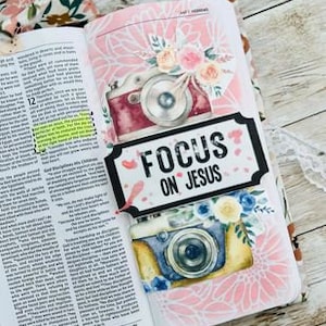 Bible Journaling Printable - Focus on Jesus - Focus - Hebrews - Easy to Print - Planner Printable - Camera - Photography - Floral Cameras