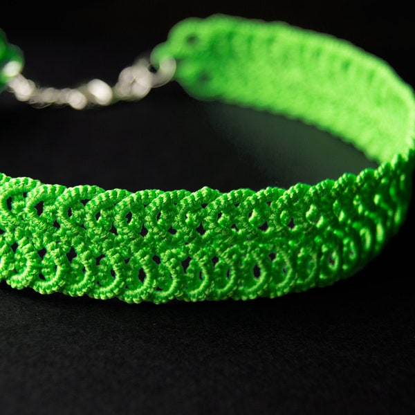 Girocollo verde neon, collana Tatting attiva Uv, festival musicale, girocollo in pizzo al neon verde, gioielli rave unici