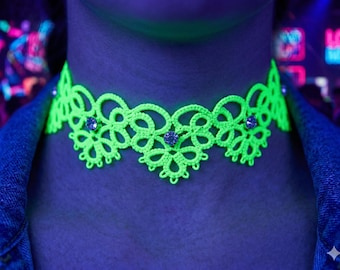 Gargantilla Kandi NEON, gargantilla ancha y sexy con pedrería, con efecto UV activo, accesorios de ropa rave para mujer, gargantilla rave, gargantilla verde con frivolité