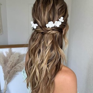 DREAMY WHITE hairpins, porcelain flower hair slides, wedding hair accessories, bridal hairpins with pearls