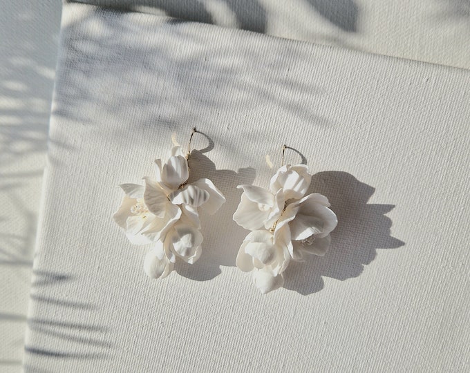 POSEY White Flower Bridal Earrings, Wedding Earrings, Bridal jewellery