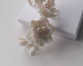 MIA | Bloemen bruidshaar kam bloem bruiloft haarstukje, bloem haarschuif met parels, witte bloemen haarwijnstok, bruiloft haaraccessoires