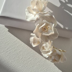 BEL hair vine with handmade clay flowers and pearls, wedding hair accessories, white flower hair comb with pearls,  bridal hair accessories