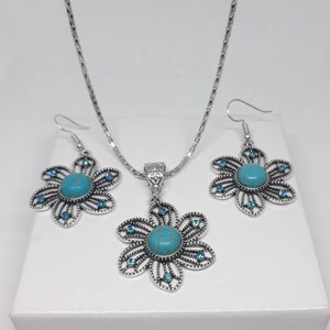 Turquoise Necklace Set