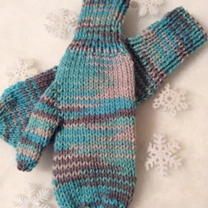 Women’s knit mittens