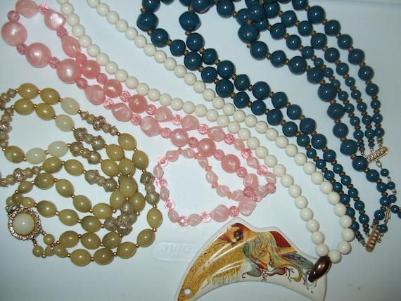 Vintage Lot of 4 Beaded Necklaces, Costume Jewelr… - image 6