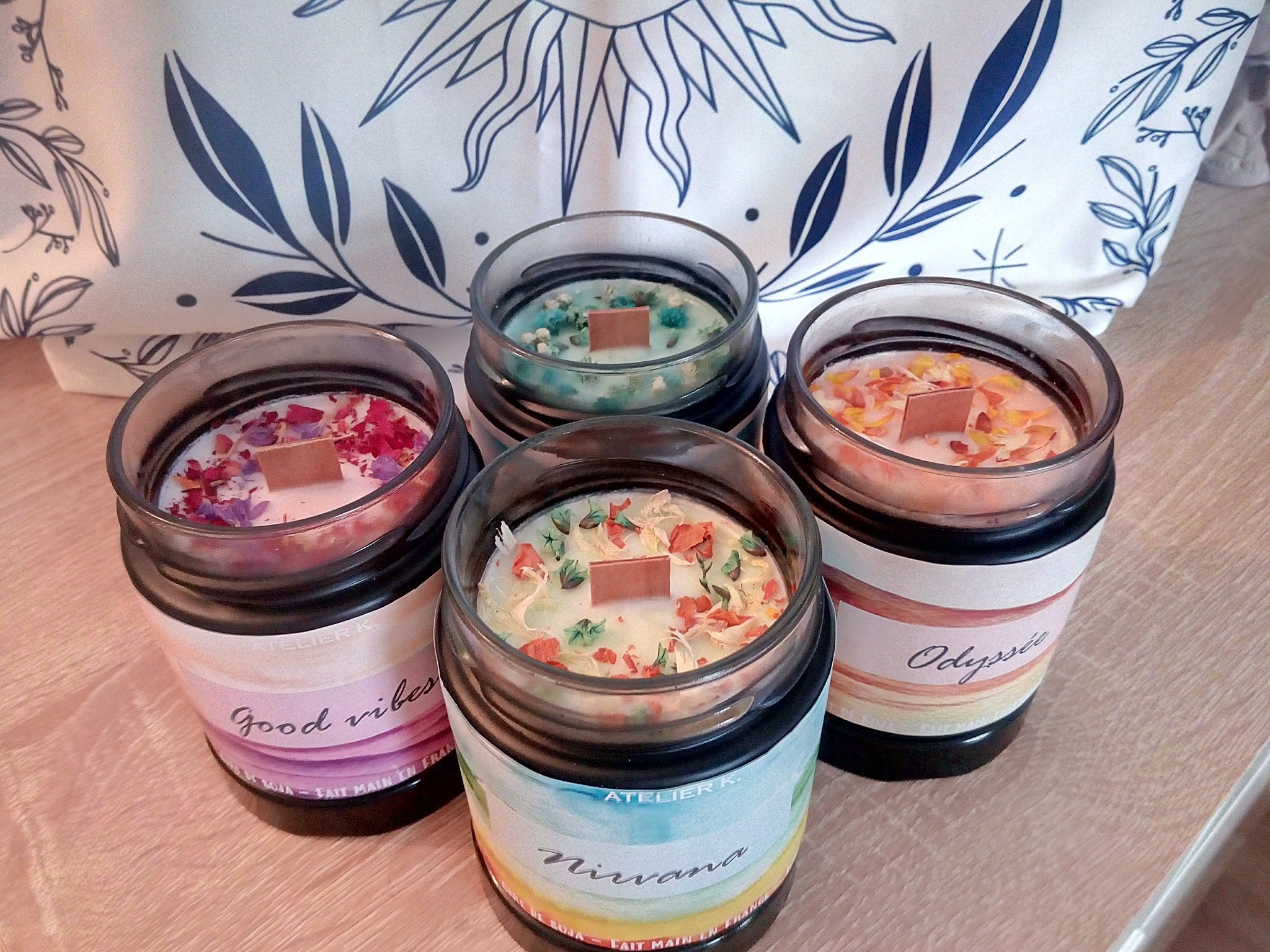 Ayurvedic Collection - Bougie Parfumée Cire de Soja Naturelle, Mèche en Bois, Fleurs Séchées Édition