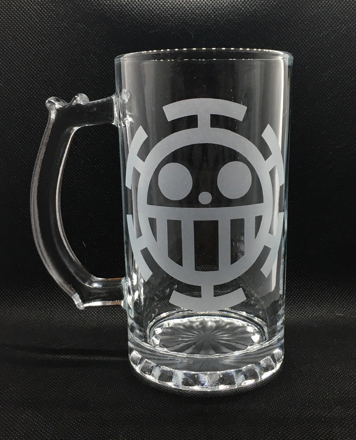 Trafalgar Law Jolly Roger etched pint glass or beer mug | Etsy