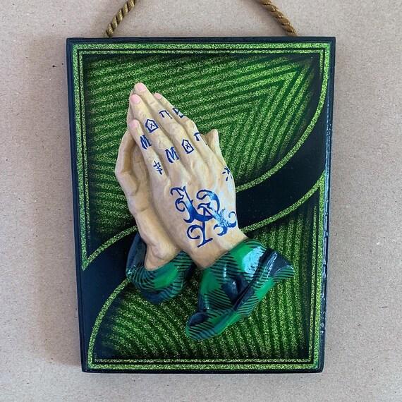 𝕷𝖔𝖜𝕾𝖑𝖔𝖜 Praying Hands Etsy