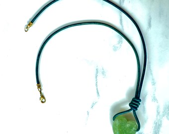 Aventurine Gemstone Heart on genuine Leather with Brass Clasp